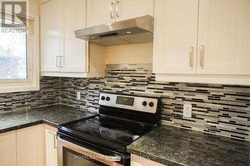 805 Krosno Boulevard, Pickering, ON - Indoor Photo Showing Kitchen