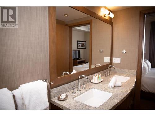 2950 Camozzi Road Unit# 2533, Revelstoke, BC - Indoor Photo Showing Bathroom