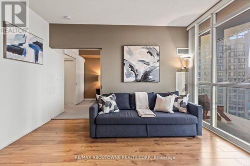 2503 - 225 Webb Drive, Mississauga, ON - Indoor Photo Showing Living Room