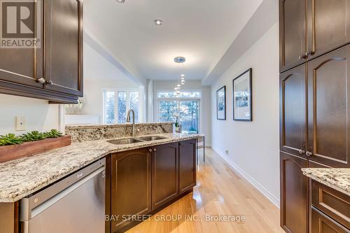 1277 Craigleith Road, Oakville, ON - Indoor Photo Showing Kitchen With Double Sink