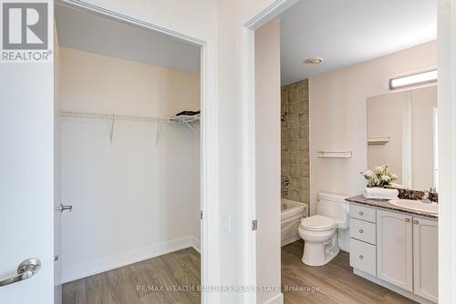 1105 - 2067 Lakeshore Boulevard W, Toronto, ON - Indoor Photo Showing Bathroom