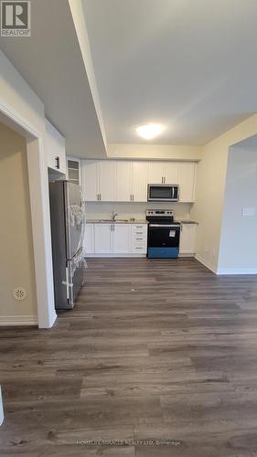 131 - 1577 Rose Way S, Milton, ON - Indoor Photo Showing Kitchen