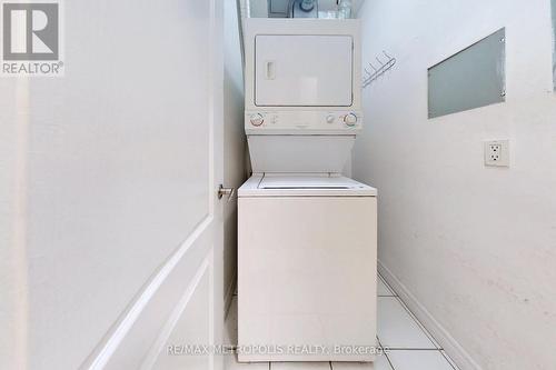 712 - 7405 Goreway Drive, Mississauga, ON - Indoor Photo Showing Laundry Room