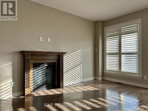 866 Riverview Way, Kingston (Kingston East (Incl Barret Crt)), ON - Indoor Photo Showing Living Room With Fireplace