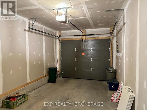 866 Riverview Way, Kingston (Kingston East (Incl Barret Crt)), ON - Indoor Photo Showing Garage