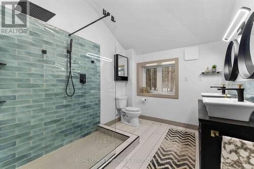 3033 Mclaughlin Road, Whitewater Region, ON - Indoor Photo Showing Bathroom