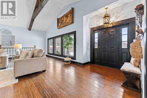 3033 Mclaughlin Road, Whitewater Region, ON - Indoor Photo Showing Living Room