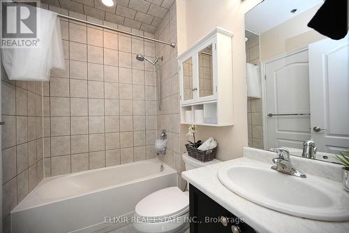 410 - 1360 Costigan Road, Milton, ON - Indoor Photo Showing Bathroom