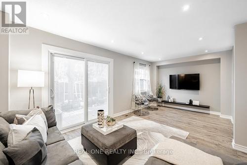 69 - 2288 The Collegeway, Mississauga, ON - Indoor Photo Showing Living Room