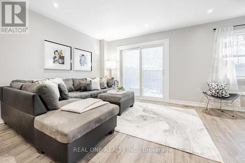 69 - 2288 The Collegeway, Mississauga, ON - Indoor Photo Showing Living Room