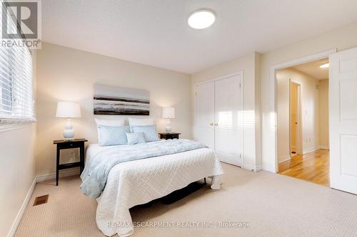 682 Summers Common, Burlington, ON - Indoor Photo Showing Bedroom