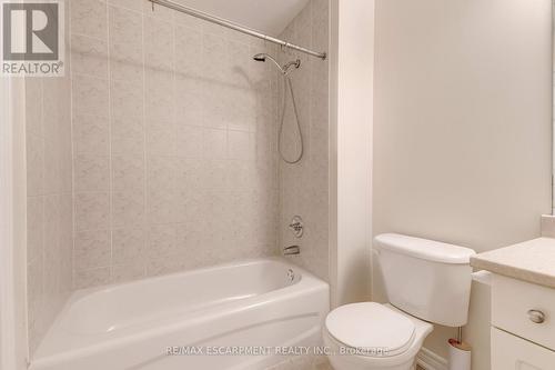 682 Summers Common, Burlington, ON - Indoor Photo Showing Bathroom