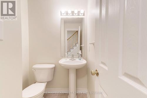 682 Summers Common, Burlington, ON - Indoor Photo Showing Bathroom