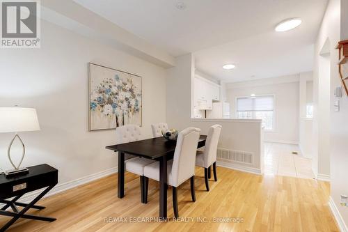 682 Summers Common, Burlington, ON - Indoor Photo Showing Dining Room