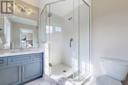 15 Dresser Lane, Hamilton, ON - Indoor Photo Showing Bathroom