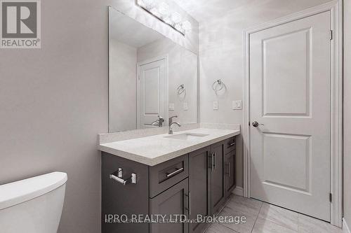 15 Dresser Lane, Hamilton, ON - Indoor Photo Showing Bathroom