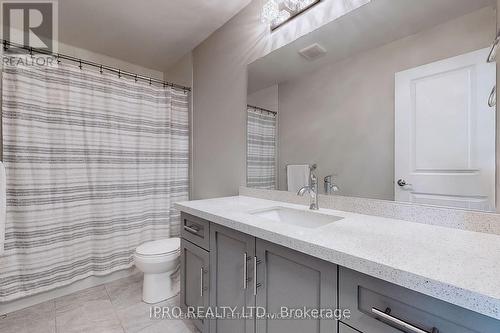 15 Dresser Lane, Hamilton, ON - Indoor Photo Showing Bathroom