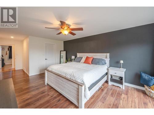 731 Columbia Place, Oliver, BC - Indoor Photo Showing Bedroom