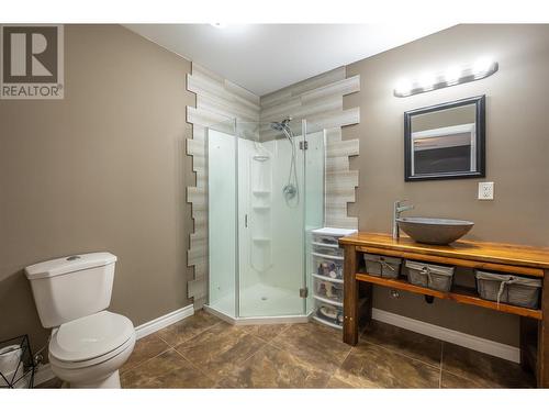 731 Columbia Place, Oliver, BC - Indoor Photo Showing Bathroom