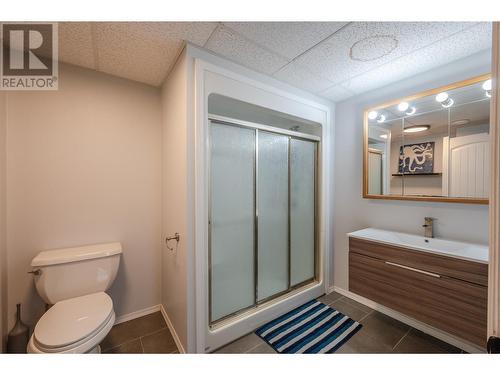 731 Columbia Place, Oliver, BC - Indoor Photo Showing Bathroom