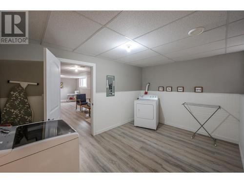 731 Columbia Place, Oliver, BC - Indoor Photo Showing Laundry Room