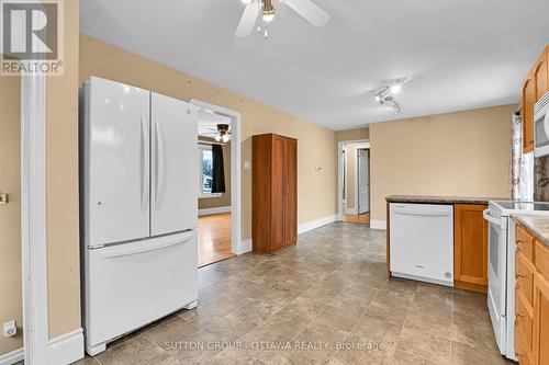 11 Minto Street, Whitewater Region, ON - Indoor Photo Showing Kitchen