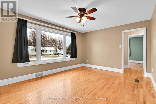 11 Minto Street, Whitewater Region, ON - Indoor Photo Showing Other Room