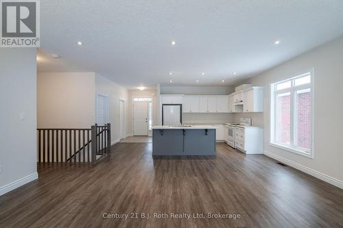 53 Ralph Dalton Boulevard, Tay (Victoria Harbour), ON - Indoor Photo Showing Kitchen