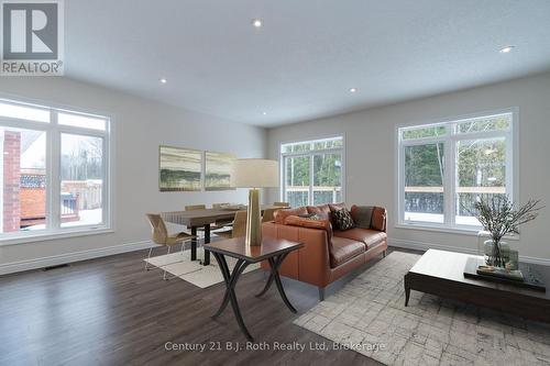 53 Ralph Dalton Boulevard, Tay (Victoria Harbour), ON - Indoor Photo Showing Living Room