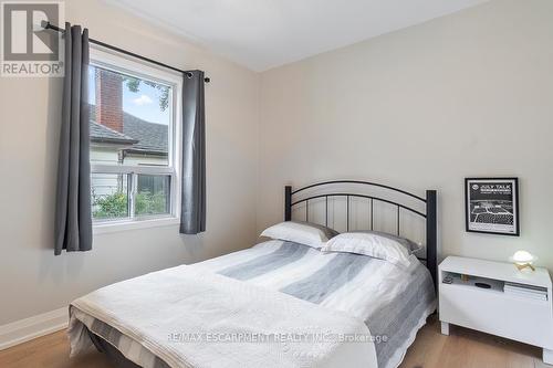 135 Deane Avenue, Oakville, ON - Indoor Photo Showing Bedroom