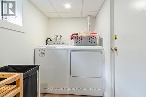 135 Deane Avenue, Oakville, ON - Indoor Photo Showing Laundry Room