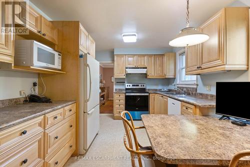 214 Donessle Drive, Oakville, ON - Indoor Photo Showing Kitchen With Double Sink