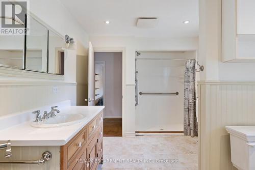 214 Donessle Drive, Oakville, ON - Indoor Photo Showing Bathroom