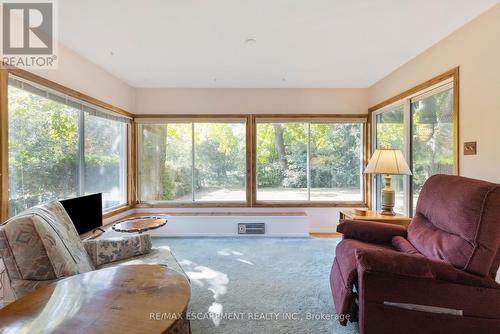 214 Donessle Drive, Oakville, ON - Indoor Photo Showing Living Room