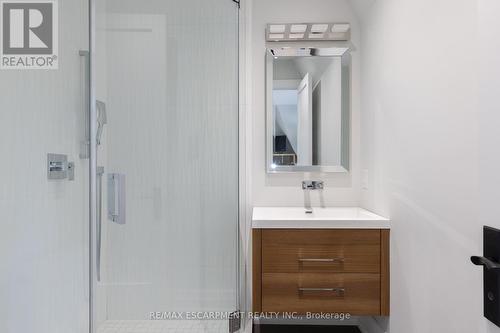 128 Balsam Drive, Oakville, ON - Indoor Photo Showing Bathroom