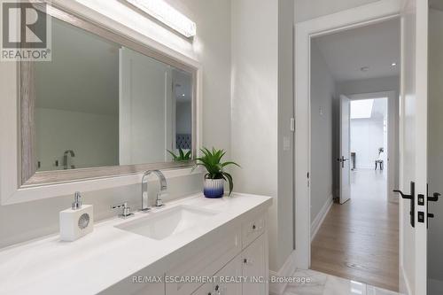 128 Balsam Drive, Oakville, ON - Indoor Photo Showing Bathroom