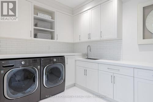 128 Balsam Drive, Oakville, ON - Indoor Photo Showing Laundry Room