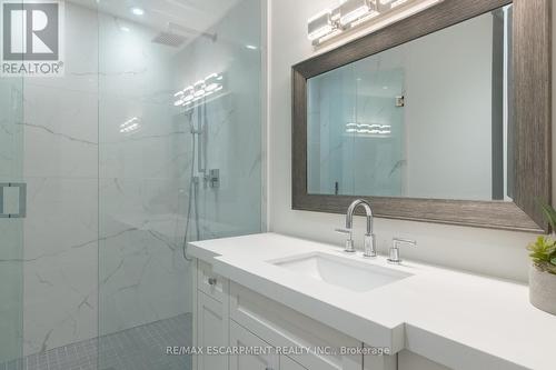 128 Balsam Drive, Oakville, ON - Indoor Photo Showing Bathroom