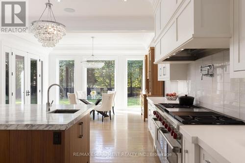 128 Balsam Drive, Oakville, ON - Indoor Photo Showing Kitchen With Upgraded Kitchen