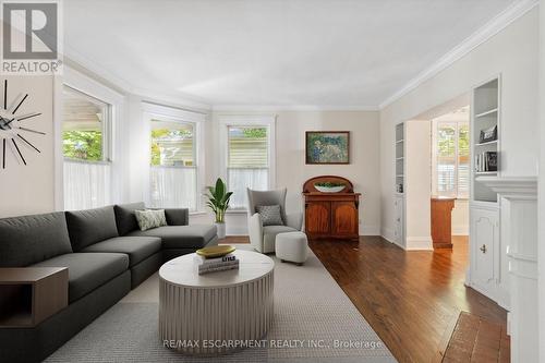 302 William Street, Oakville, ON - Indoor Photo Showing Living Room