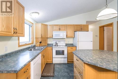 2 St James Place, Wasaga Beach, ON - Indoor Photo Showing Kitchen With Double Sink