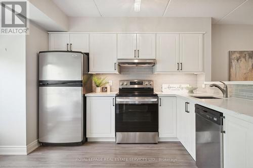 211 - 1450 Bishops Gate, Oakville, ON - Indoor Photo Showing Kitchen