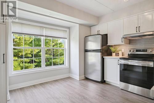 211 - 1450 Bishops Gate, Oakville, ON - Indoor Photo Showing Kitchen