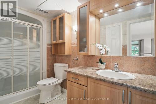 211 - 1450 Bishops Gate, Oakville, ON - Indoor Photo Showing Bathroom