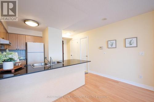 906 - 15 North Park Road, Vaughan, ON - Indoor Photo Showing Kitchen With Double Sink