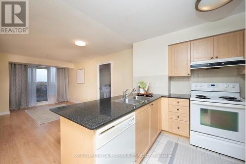 906 - 15 North Park Road, Vaughan, ON - Indoor Photo Showing Kitchen With Double Sink