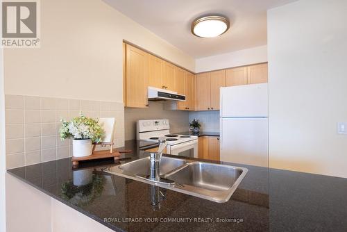 906 - 15 North Park Road, Vaughan, ON - Indoor Photo Showing Kitchen With Double Sink