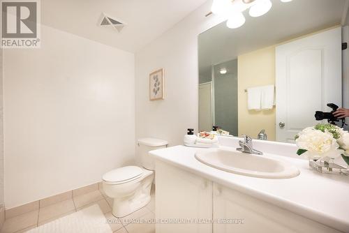 906 - 15 North Park Road, Vaughan, ON - Indoor Photo Showing Bathroom