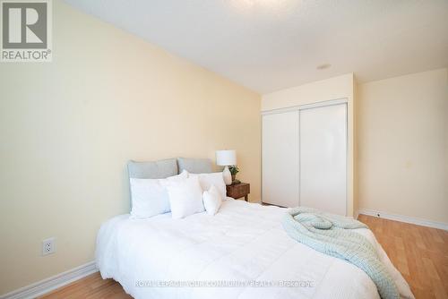 906 - 15 North Park Road, Vaughan, ON - Indoor Photo Showing Bedroom