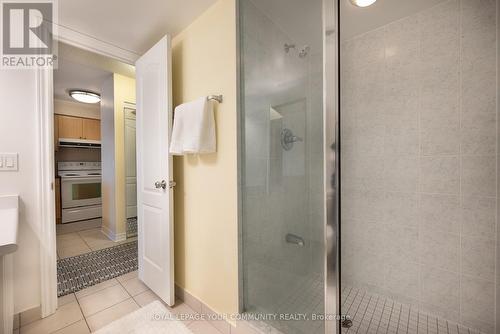 906 - 15 North Park Road, Vaughan, ON - Indoor Photo Showing Bathroom